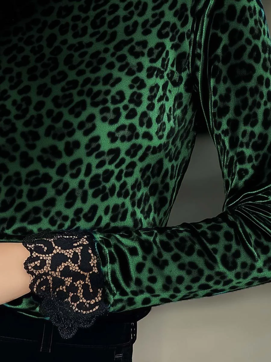 Women's Lace Panel Leopard Printed Velvet T-Shirt - Image 4